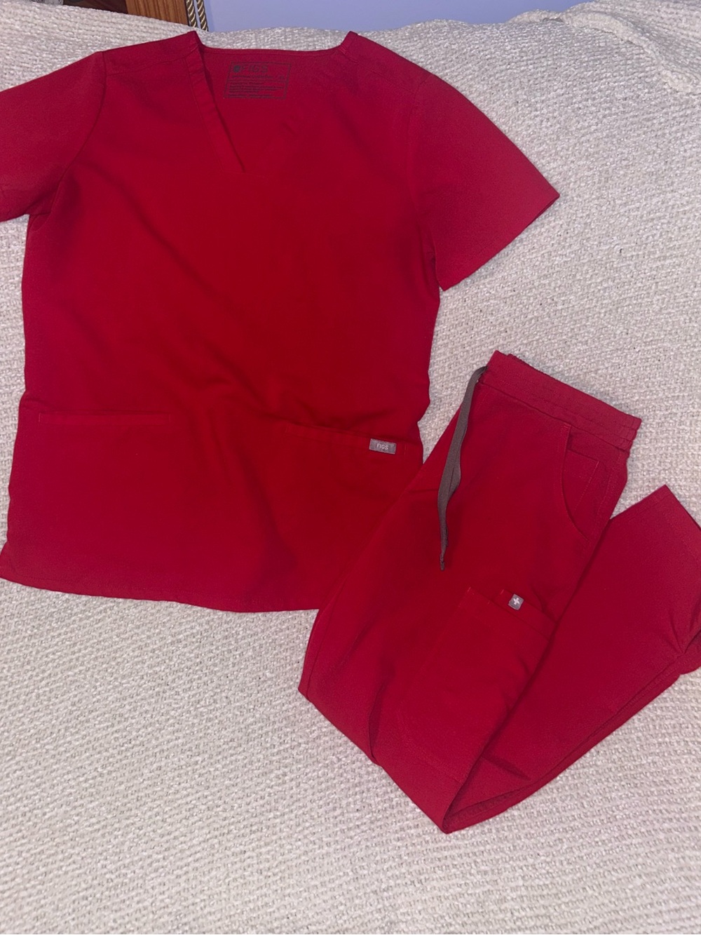 Figs Red Scrub Set
